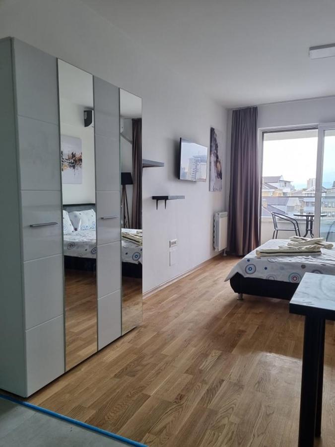 Porta Bus Station Apartment Skopje Eksteriør billede